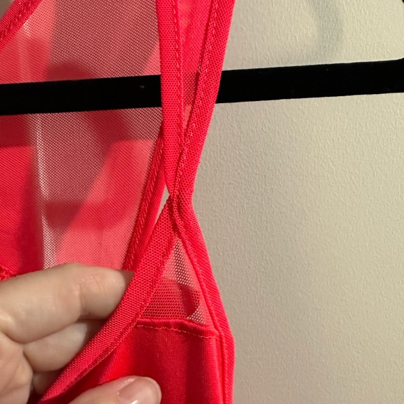 Daisy Fuentes Tank - Picture 3 of 5